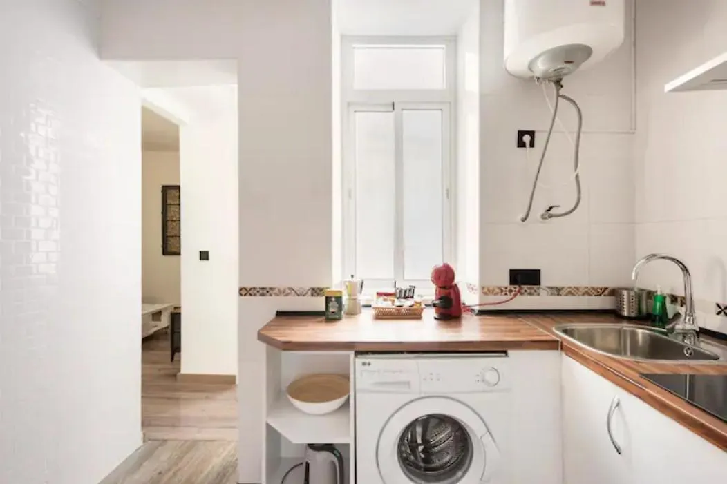 Apartamento Antares Edificio Centrico De 1800 Málaga